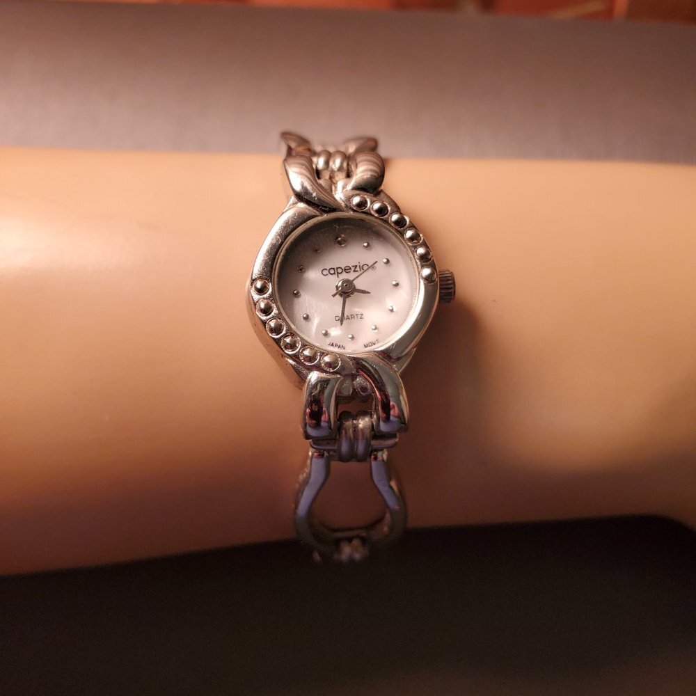 Capezio Ladies Watch-Silver Case & Link Band - White Face - Raised Accents - Picture 7 of 8